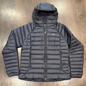 NWT Patagonia Black Women’s Down Sweater Hoody